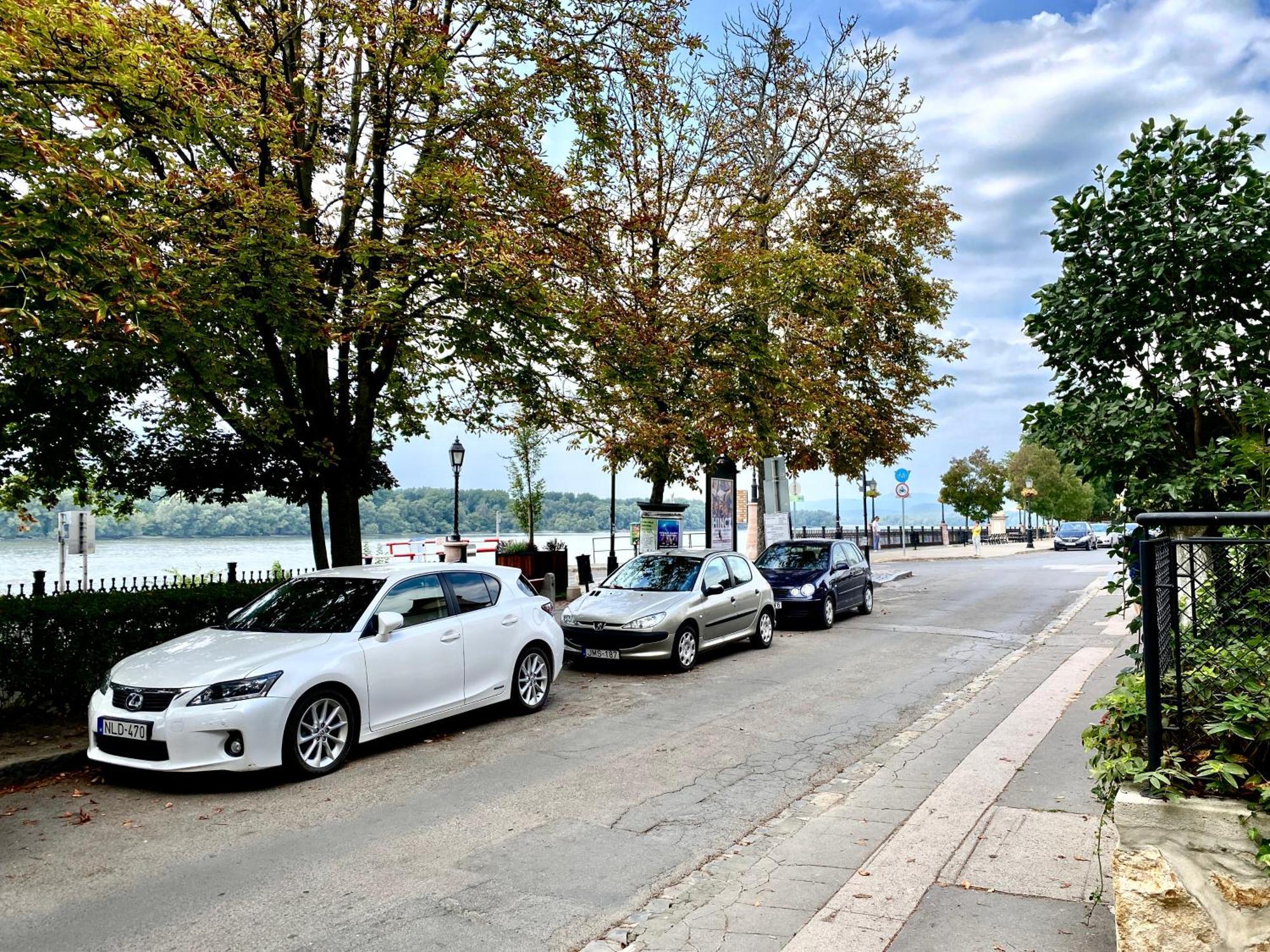 Bellevue Vendeghaz 2 Hotel Vac Bagian luar foto