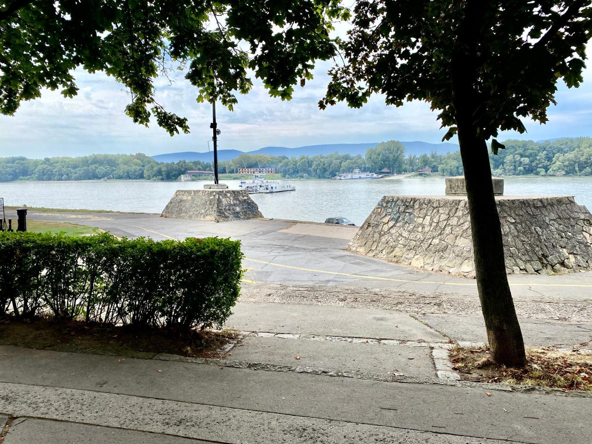 Bellevue Vendeghaz 2 Hotel Vac Bagian luar foto