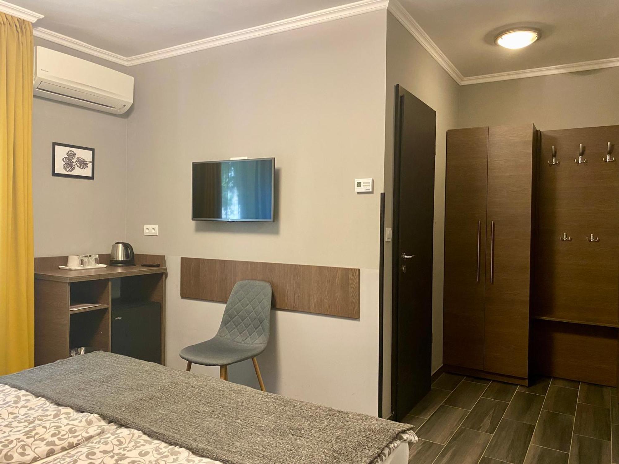 Bellevue Vendeghaz 2 Hotel Vac Bagian luar foto