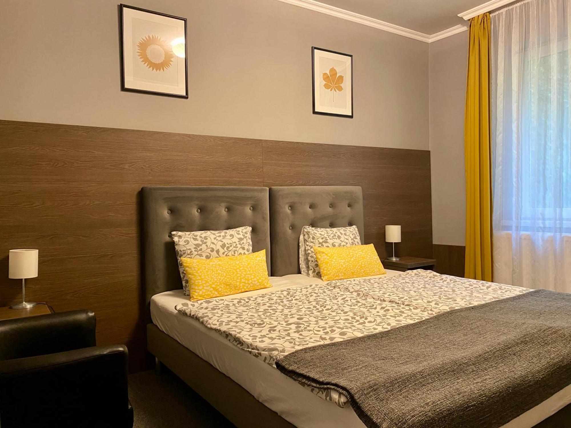 Bellevue Vendeghaz 2 Hotel Vac Bagian luar foto