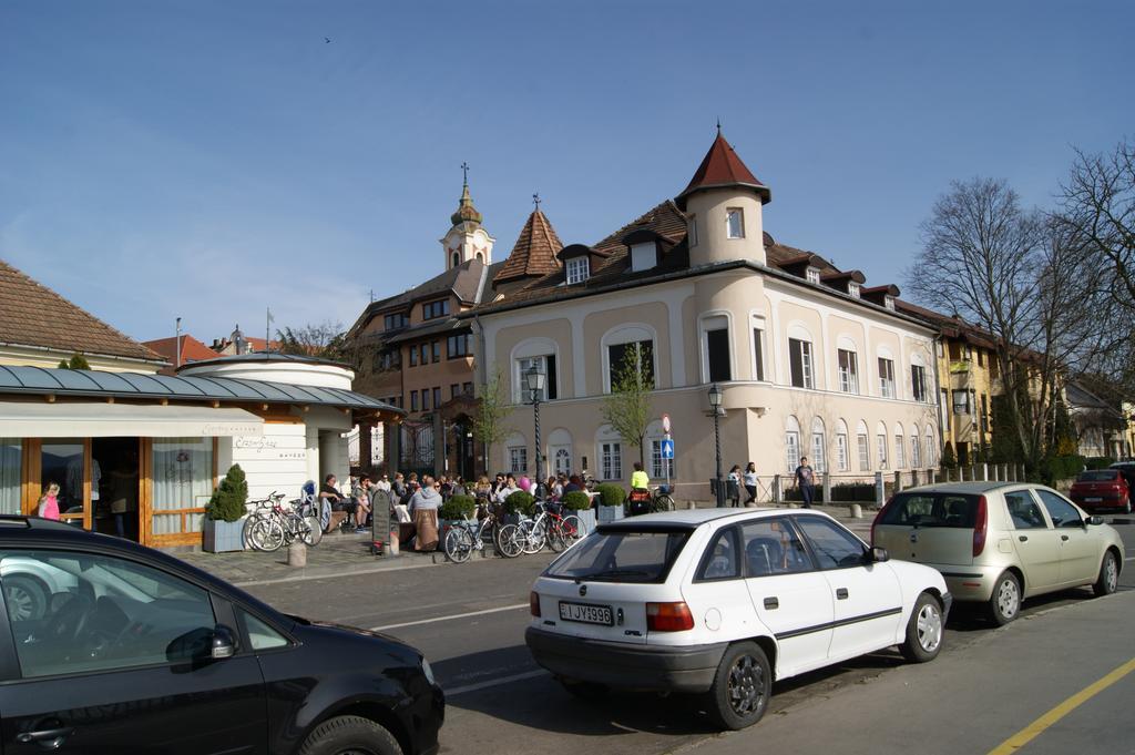 Bellevue Vendeghaz 2 Hotel Vac Bagian luar foto